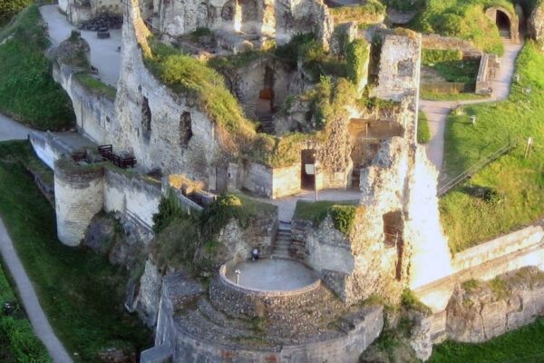 Kasteelruïne – Fluweelengrot Valkenburg